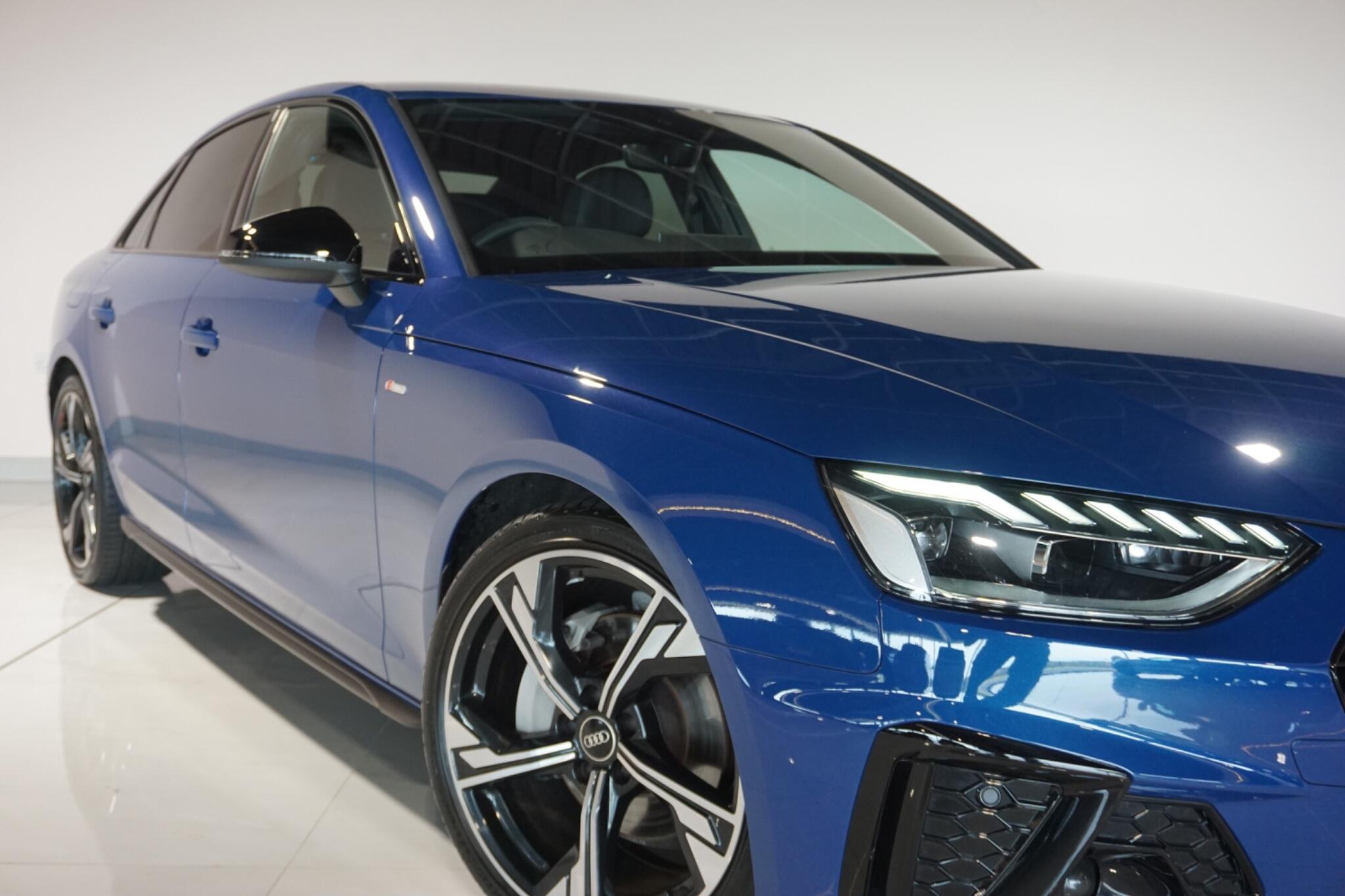 Audi A4 2.0 TDI 40 Black Edition Saloon 4dr Diesel S Tronic quattro Euro 6 (s/s) (204 ps)